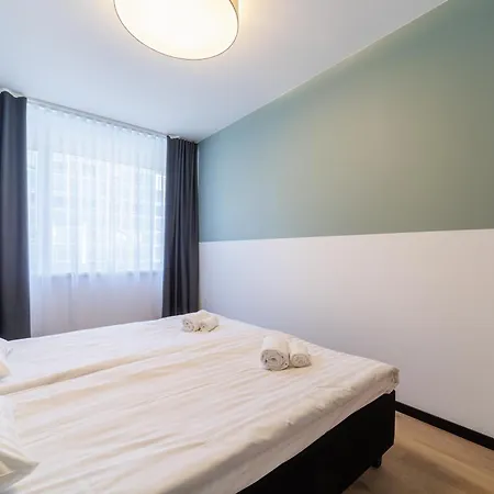 Готель River *