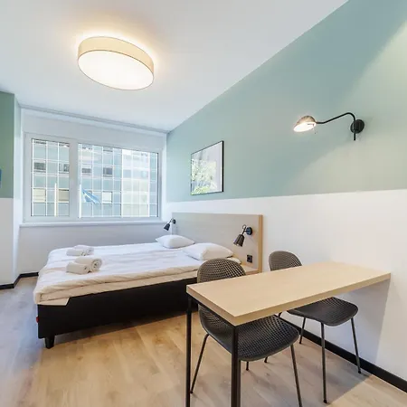 Готель River *